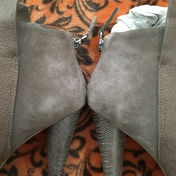 Vintage Leather/Suede Max Azria bootie Taupe - Picture 7 of 8